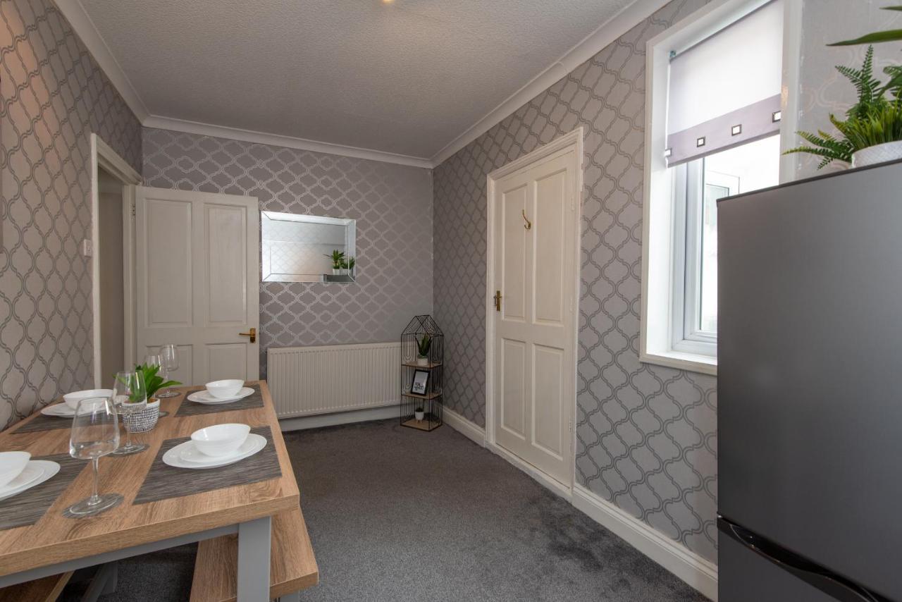Langdale Road Villa ดาร์ลิงตัน ภายนอก รูปภาพ